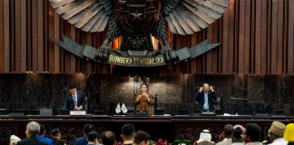 puan maharani memimpin sidang