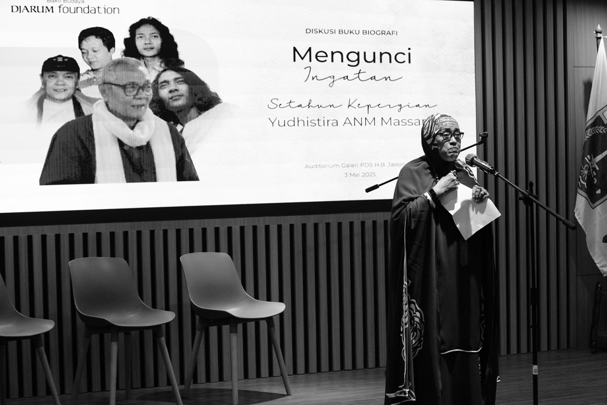 renny djajoesman membaca puisi katya yudhistira massardi