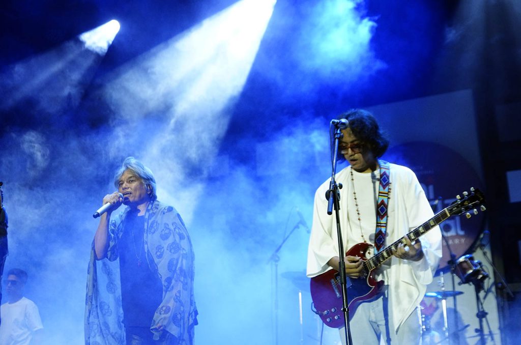 Kolaborasi lintas generasi yang eksplosif! Arya Novanda & KADRI FLOWER GENERATION Feat. Karung Brass suguhkan pengalaman musikal yang tak terlupakan di Java Jazz 2025.