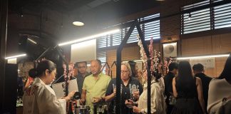 Suasana meriah Festival Sake 2025 di Vin+ Arcadia Jakarta, tempat para pengunjung menikmati sesi tasting sekaligus belajar tentang keunikan minuman fermentasi khas Jepang