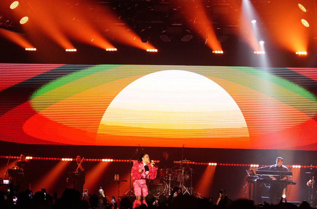 Diva pop Indonesia, Krisdayanti saat tampil dalam acara BNI Java Jazz Festival 2025 di JIExpo Kemayoran, Jakarta, Sabtu (31/5/2025)