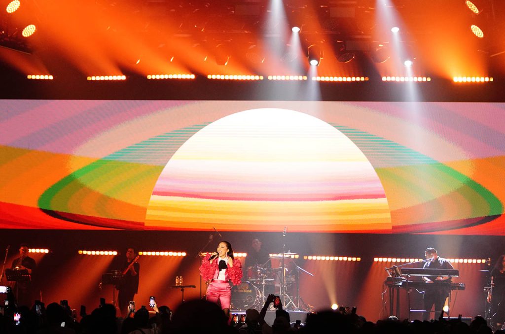 Diva pop Indonesia, Krisdayanti saat tampil dalam acara BNI Java Jazz Festival 2025 di JIExpo Kemayoran, Jakarta, Sabtu (31/5/2025)