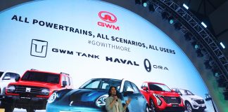Martina Danuningrat selaku Strategy & Marketing Director GWM Indonesia menyampaikan paparan resmi mengenai GWM ORA 03 beserta fitur dan keunggulannya
