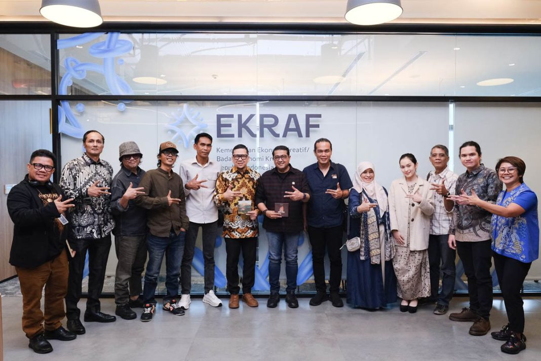 Menteri Ekraf Teuku Riefky bersama para pencetus FNAN menteri ekraf teuku riefky bersama para pencetus fnan