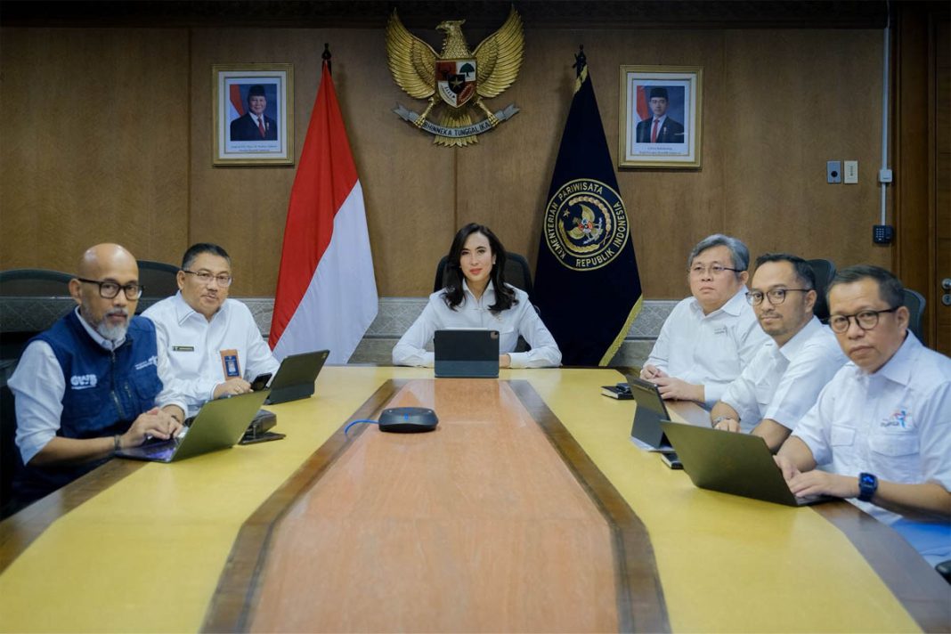 Menteri Pariwisata dalam Rapat Koordinasi Libur Sekolah 2025 yang diselenggarakan oleh Kementerian Dalam Negeri secara virtual, menteri pariwisata dalam rapat koordinasi libur sekolah 2025 yang diselenggarakan oleh kementerian dalam negeri secara virtual,