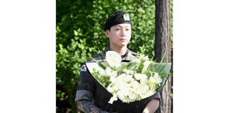 tampan, kaya, terkenal membuat jungkook selalu dibayangi penggemar fanatik