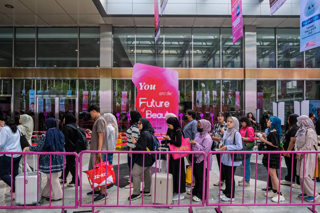 antria masuk ke acara jakarta x beauty 2025