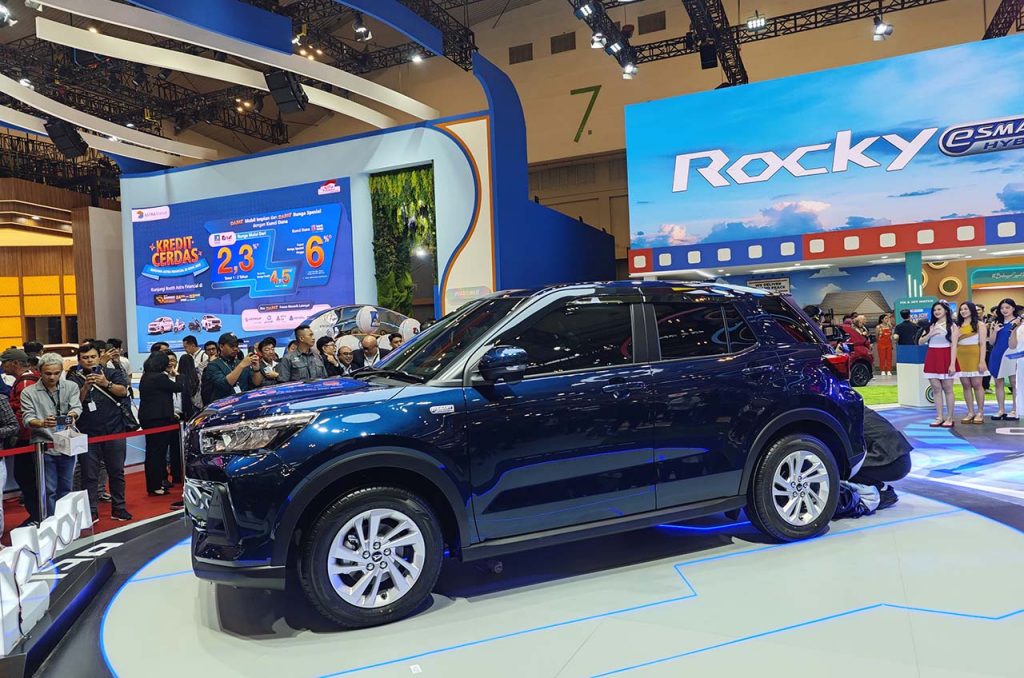 Daihatsu Rocky e-Smart Hybrid