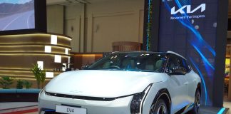 EV4 mengusung desain sedan EV futuristik yang mencerminkan filosofi desain ‘Opposites United’ dari Kia