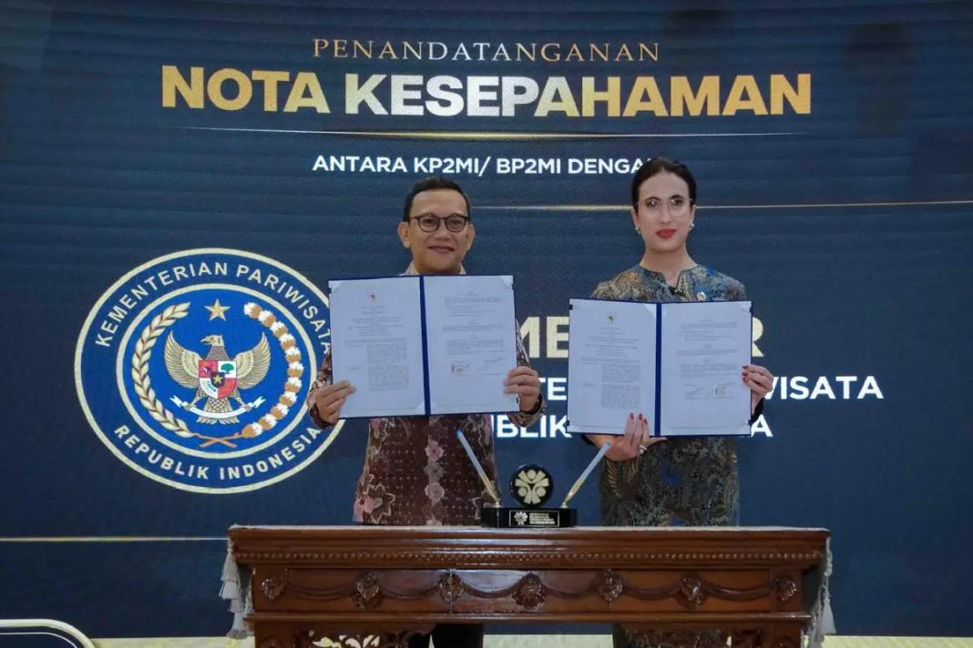 Kementerian Pariwisata memperkuat kolaborasi dengan Kementerian Pelindungan Pekerja Migran Indonesia kementerian pariwisata memperkuat kolaborasi dengan kementerian pelindungan pekerja migran indonesia
