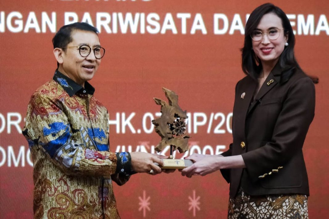kolaborasi antara Kemenpar dan Kemenkebud kolaborasi antara kemenpar dan kemenkebud