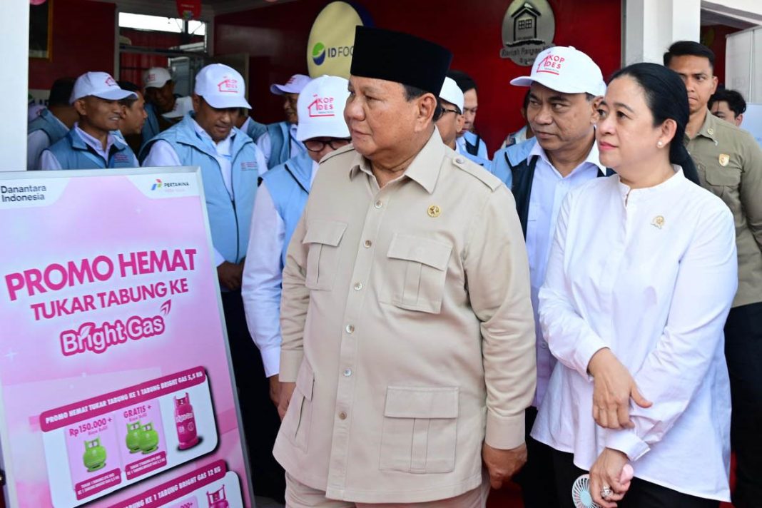 Presiden Prabowo dan Puan Maharani di acara peluncuran kelembagaan 80 ribu Koperasi Desa Merah Putih y presiden prabowo dan puan maharani di acara peluncuran kelembagaan 80 ribu koperasi desa merah putih y