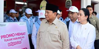 presiden prabowo dan puan maharani di acara peluncuran kelembagaan 80 ribu koperasi desa merah putih y