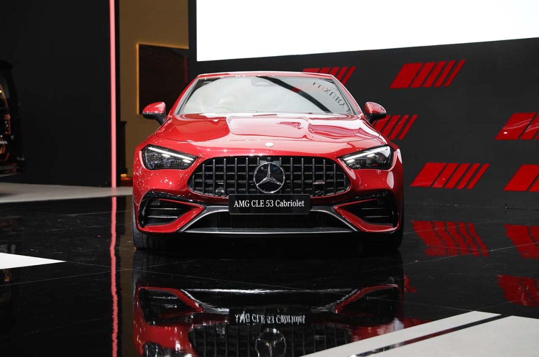 Tampak depan Mercedes-AMG CLE 53 Cabriolet Tampak depan Mercedes-AMG CLE 53 Cabriolet