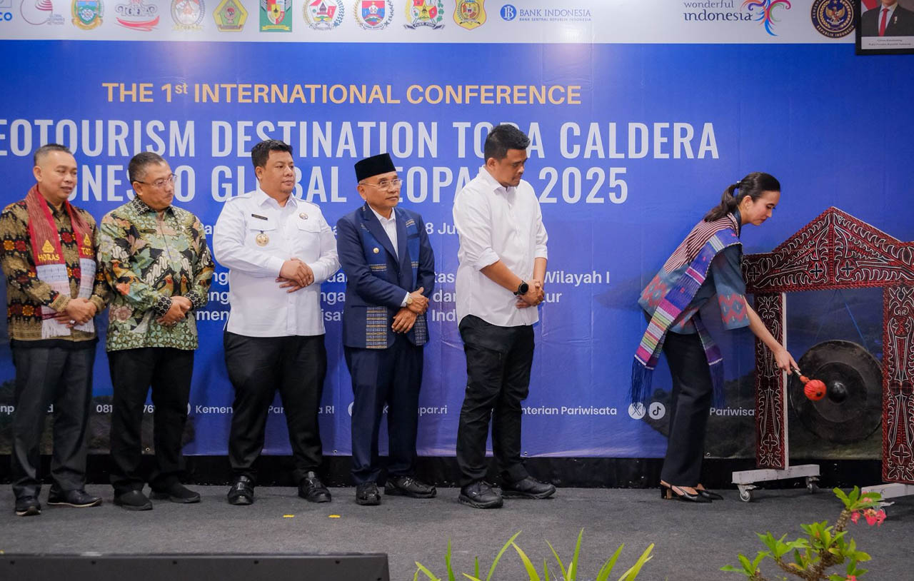 the 1st international conference geotourism destination toba caldera unesco global geopark 2025” di hotel khas parapat, simalungun, sumatra utara,