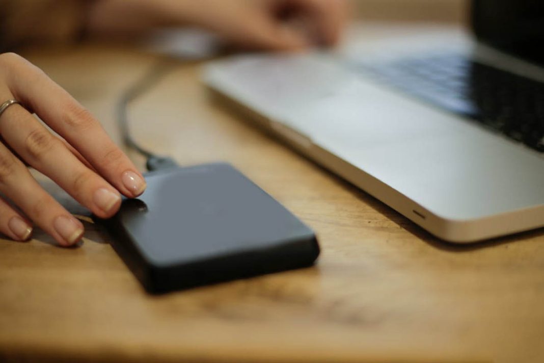 Tokyo, mendesak agar tidak menyimpan power bank di kompartemen atas di dalam pesawat. , tokyo, mendesak agar tidak menyimpan power bank di kompartemen atas di dalam pesawat.