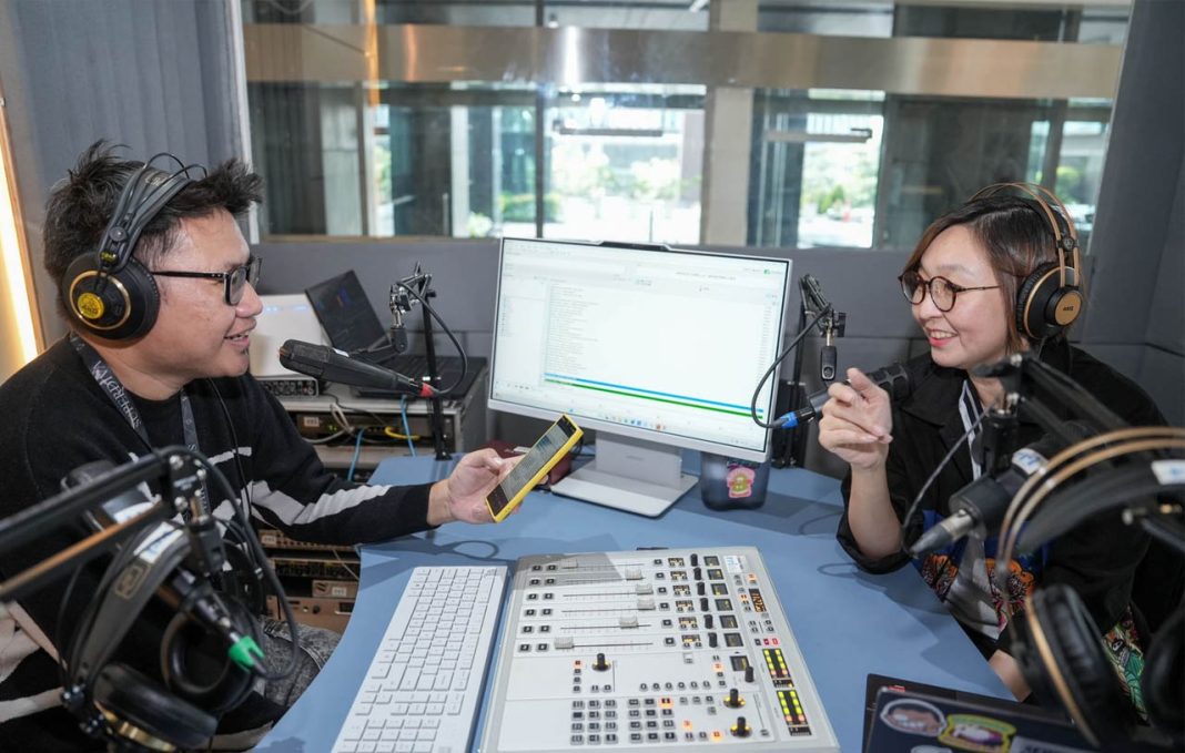 Wamenekraf Irene Umar bicara di Radio Masih Ada wamenekraf irene umar bicara di radio masih ada