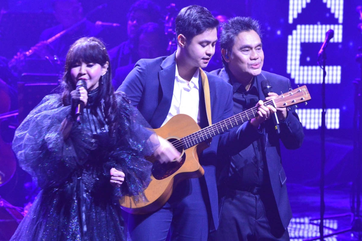bersama isteri dan anak tunggal
