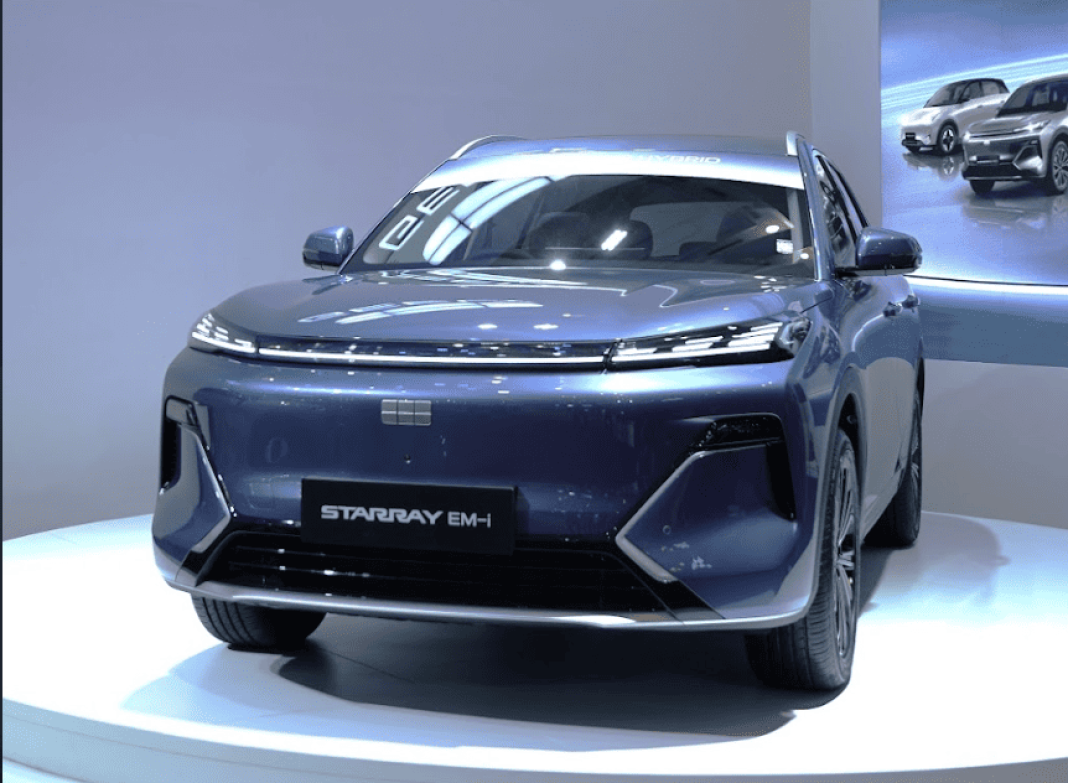 geely auto indonesia resmi memperkenalkan geely starray em i di ajang giias 2025