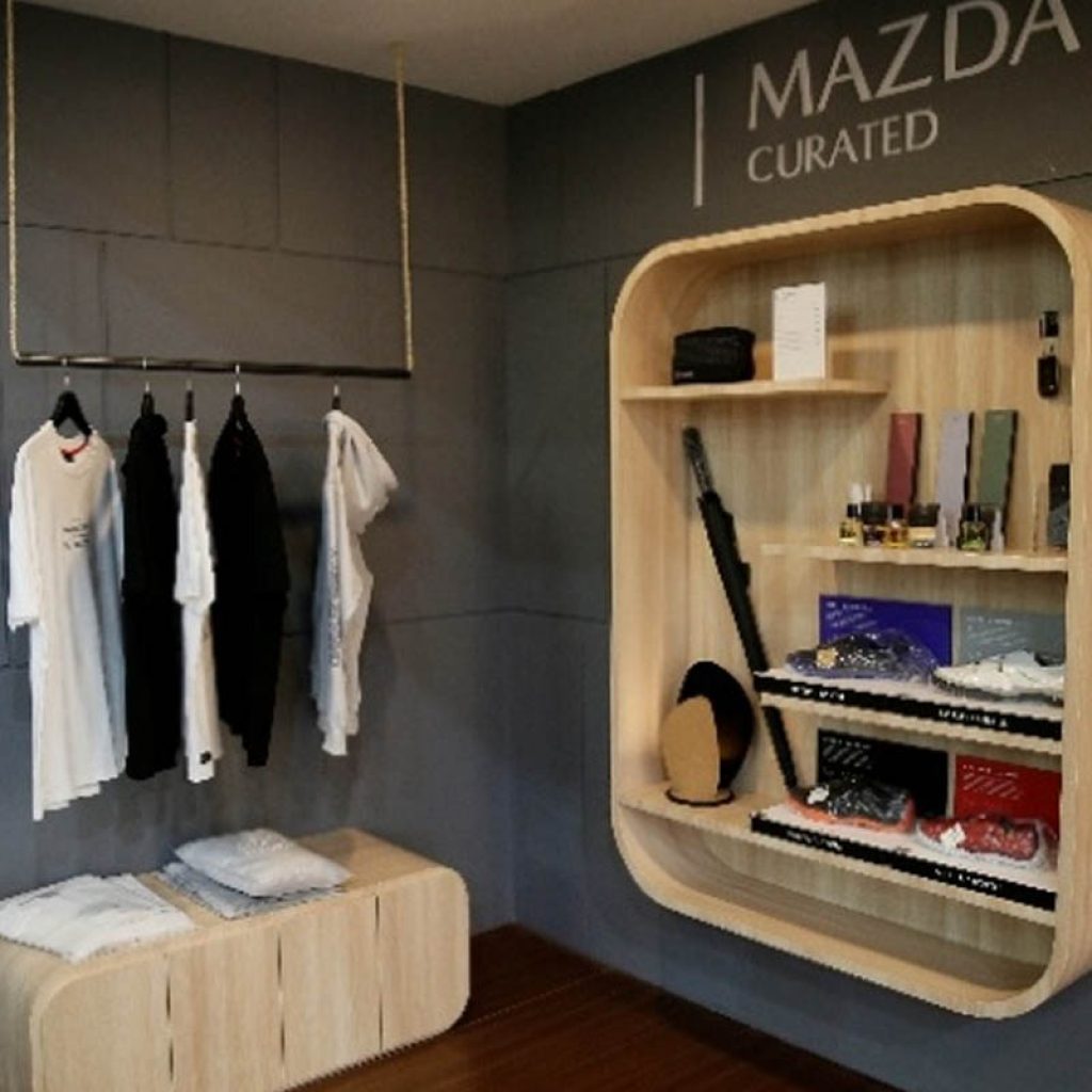 kolaborasi mazda x oaken lab tersedia secara eksklusif di mazda curated corner di booth mazda di giias 2025