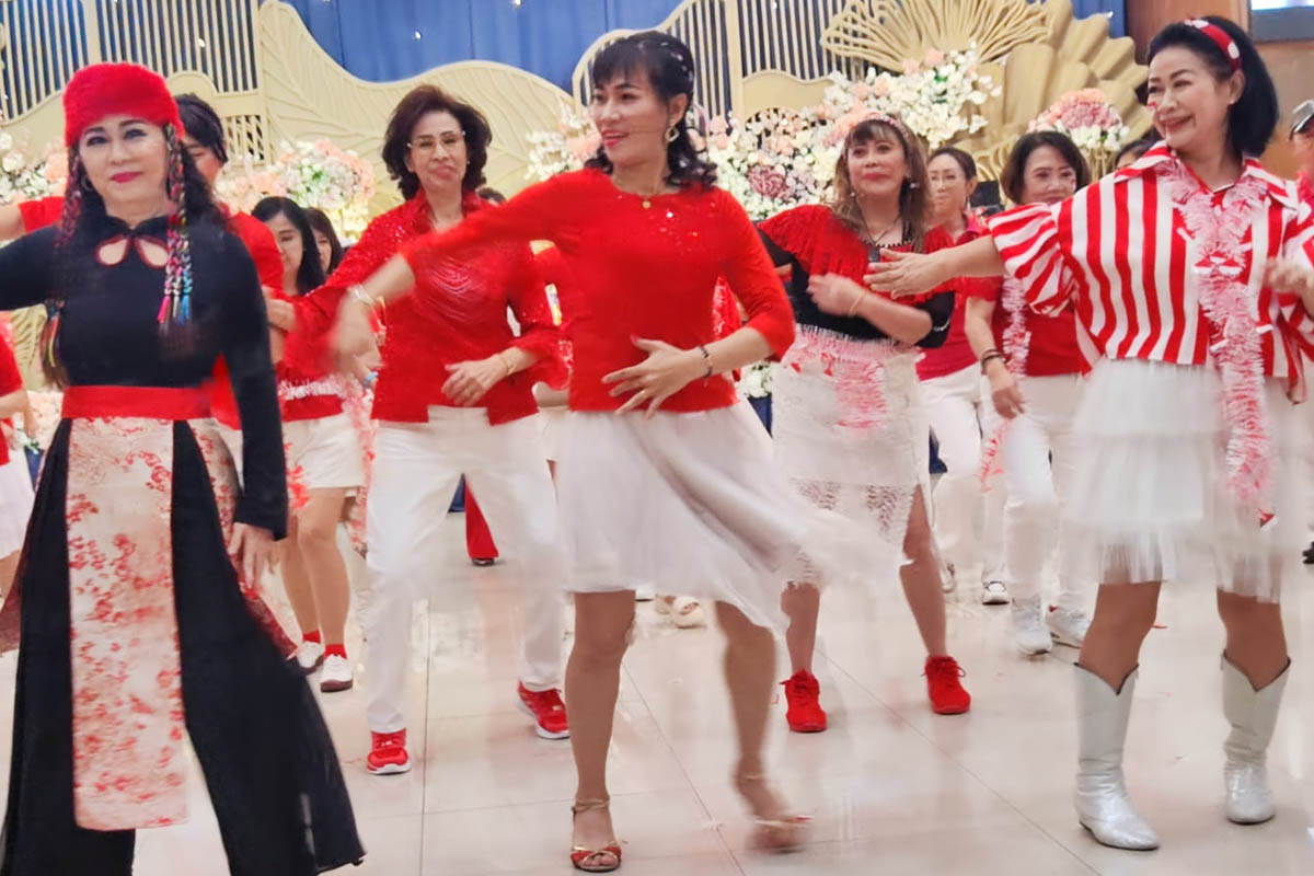 line dance yang seolah tak pernah mau berhenti