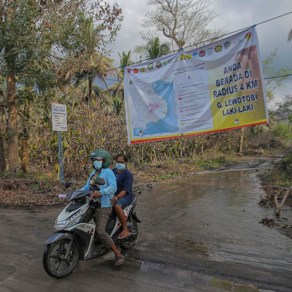 suasana sunyi di gunung lewotobi laki laki