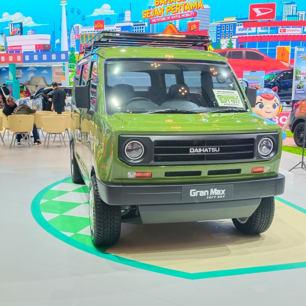 tampilan depan gran max taft guy the strong & adventurous yang bisa dilihat di booth daihatsu giias 2025 (2)