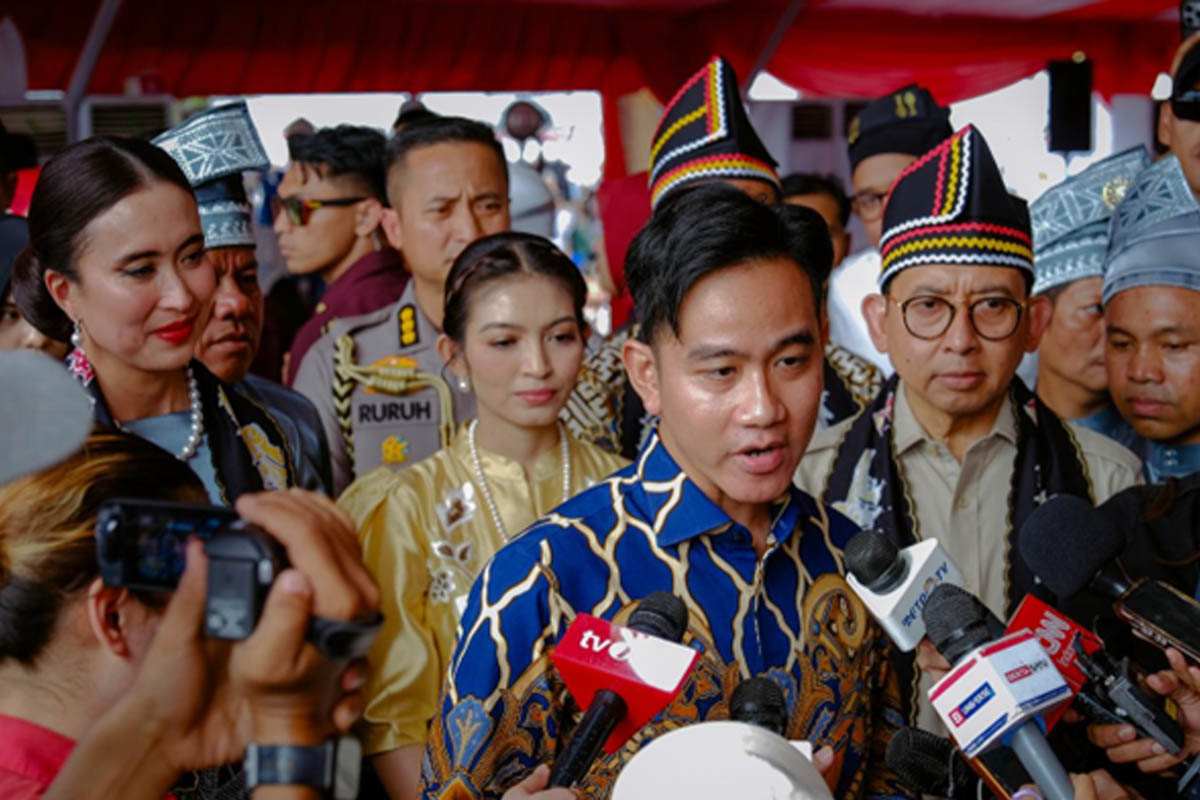 wakil presiden ri gibran rakabuming raka seusai melepas peserta pacu jalur 2025