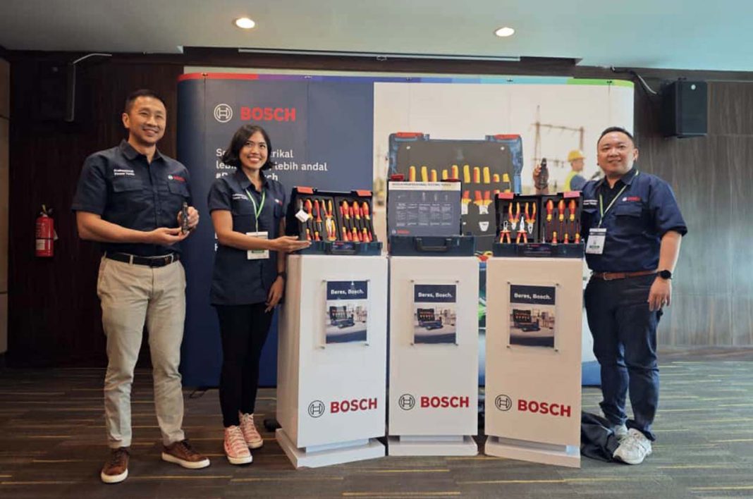 Bosch hadirkan GVD 1000-17 Professional dan alat manual bersertifikasi VDE