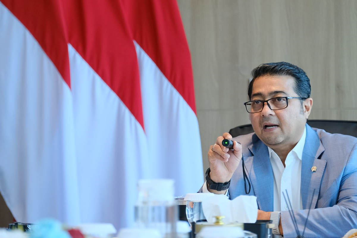 menteri ekonomi kreatif teuku riefky harsya menerima audiens pengurus lmkn
