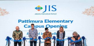 Jakarta Intercultural School (JIS) merayakan tonggak bersejarah dalam perjalanan tujuh dekade pada 23 September 2025 dengan menggelar seremoni pemotongan pita untuk kampus yang baru direnovasi di Kebayoran Baru, Jakarta Selatan