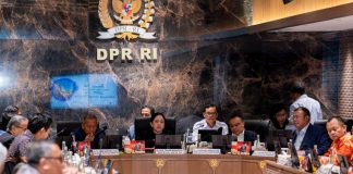 puan maharan memimpin sidang
