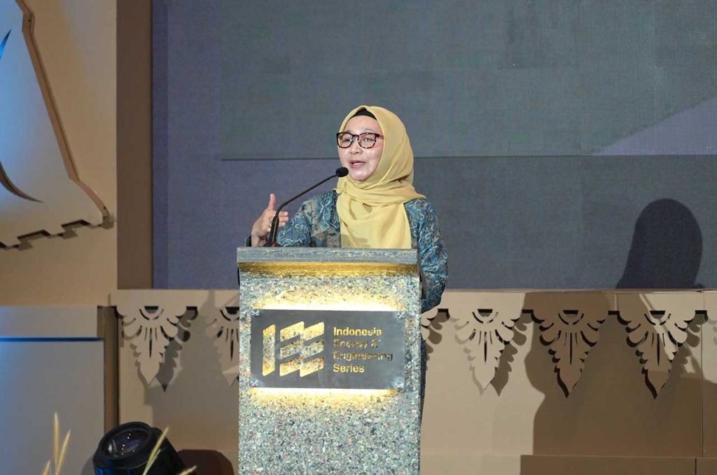 Remarks oleh Dr. Siti Sumilah Rita Susilawati, S.T., M.Sc., Sekretaris Direktorat Jenderal Mineral dan Batubara Kementerian Energi dan Sumber Daya Mineral (ESDM) pada opening ceremony IEE Series 2025 - Energy & Engineering Week