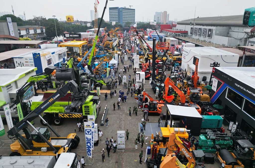Suasana Area Main Outdoor IEE Series 2025, Menghadirkan Lebih dari 240 Alat Berat