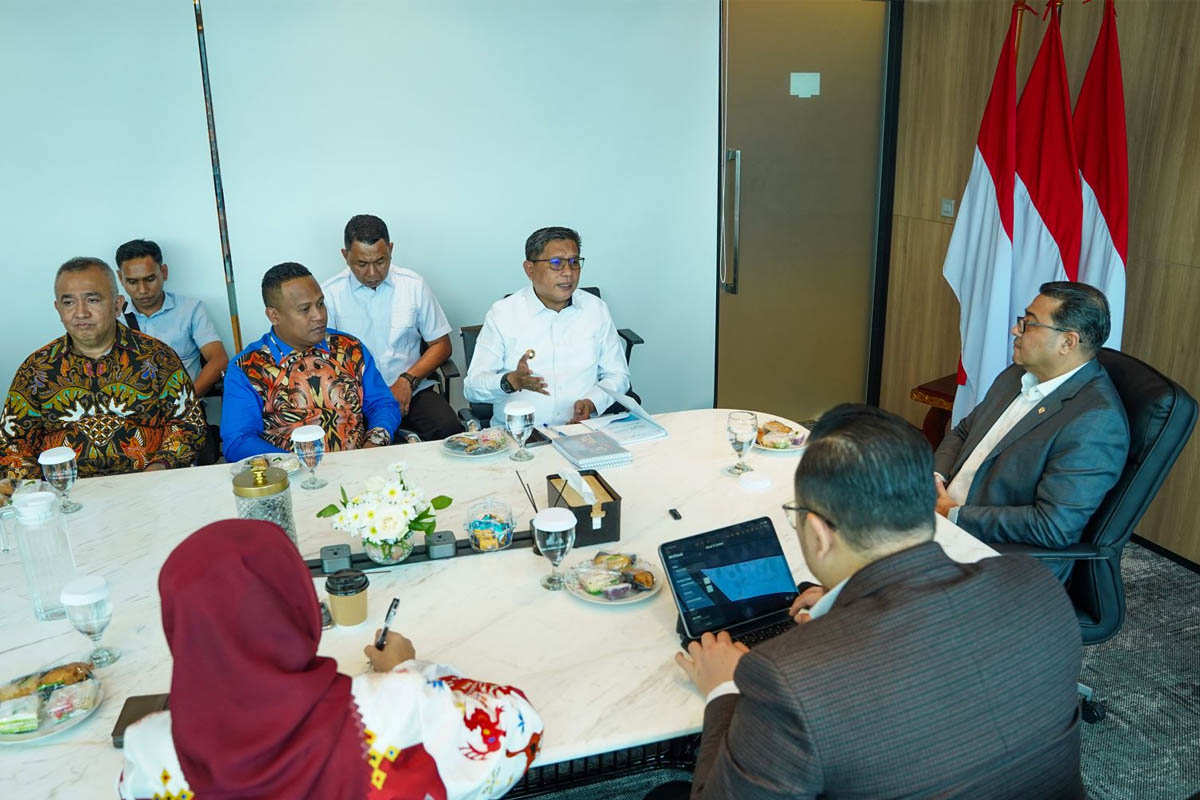 wali kota ambon menyebut bahwa subsektor kuliner dan kriya juga menjadi daya tarik unik yang mampu memperkuat identitas budaya lokal dalam pasar kreatif global. d