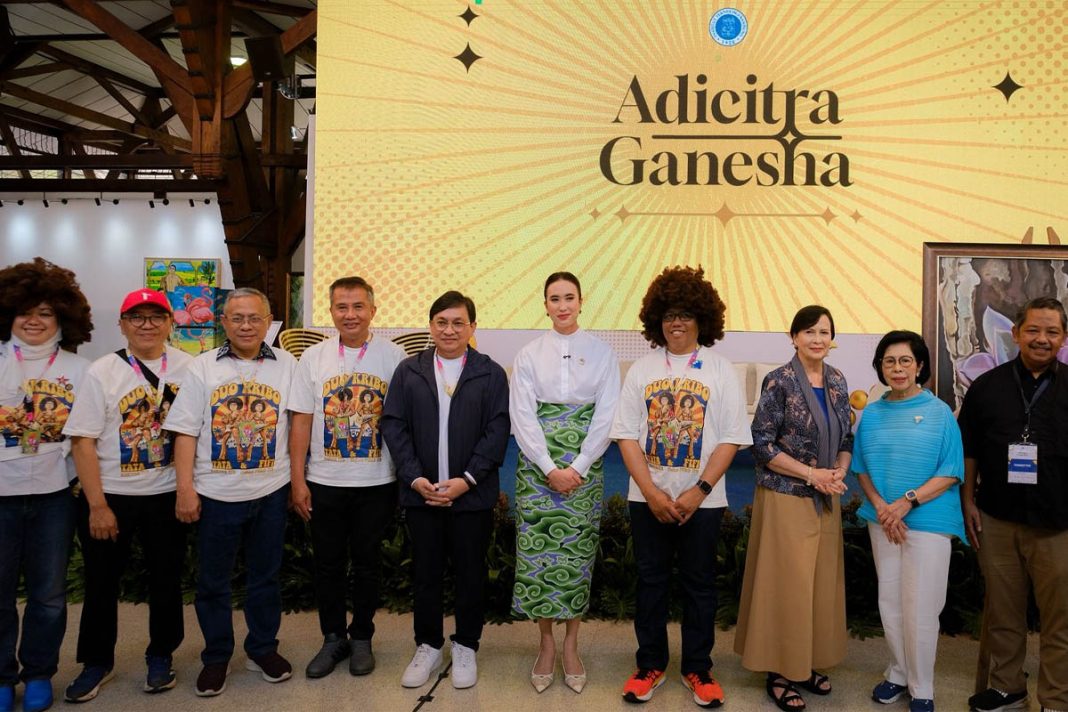 bukan sekadar ajang pamer karya seni, melainkan juga panggung besar bagi kolaborasi lintas generasi
