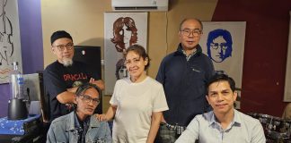 discus saat latihan dengan formasi tidak lengkap