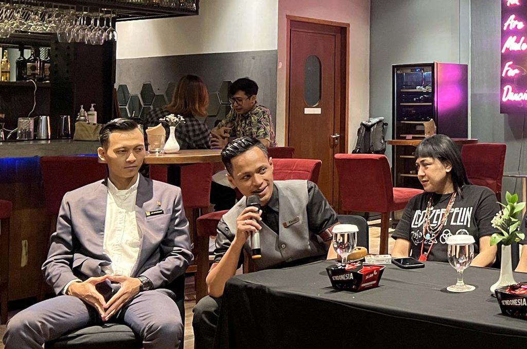 Febri Manager Fnb 25th Avenue Ra Premier