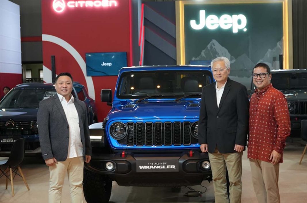Pimpinan Indomobil serta perwakilan dari Jeep dan Citroën hadir membuka GIIAS Bandung 2025