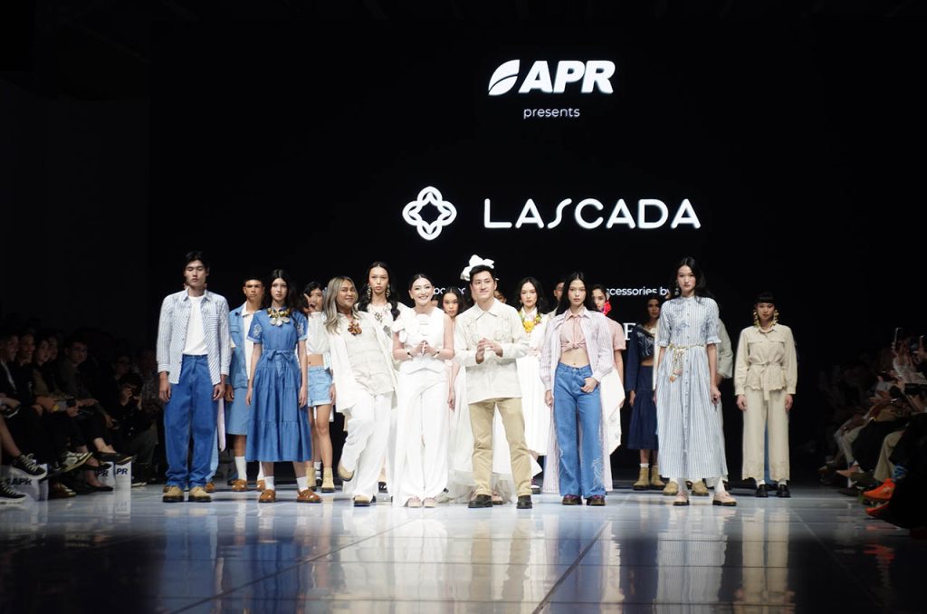 Lascada tampil memikat dalam debut panggungnya di JFW 2026 lewat koleksi “Iriscent”