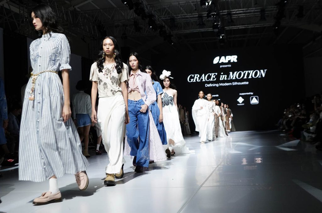 Lascada tampil memikat dalam debut panggungnya di JFW 2026 lewat koleksi “Iriscent”