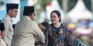 puan maharani menyalami presiden prabowo