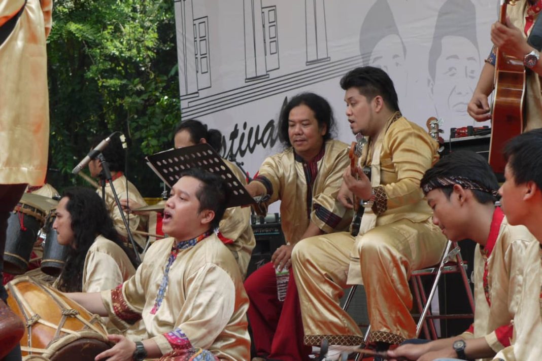 selama hampir tiga dekade, mahagenta konsisten memelihara suara indonesia di tengah derasnya arus industri musik modern.
