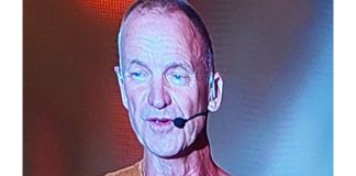 sting, yang sudah 73 tahun itu, tetap tampil terhitung prima.