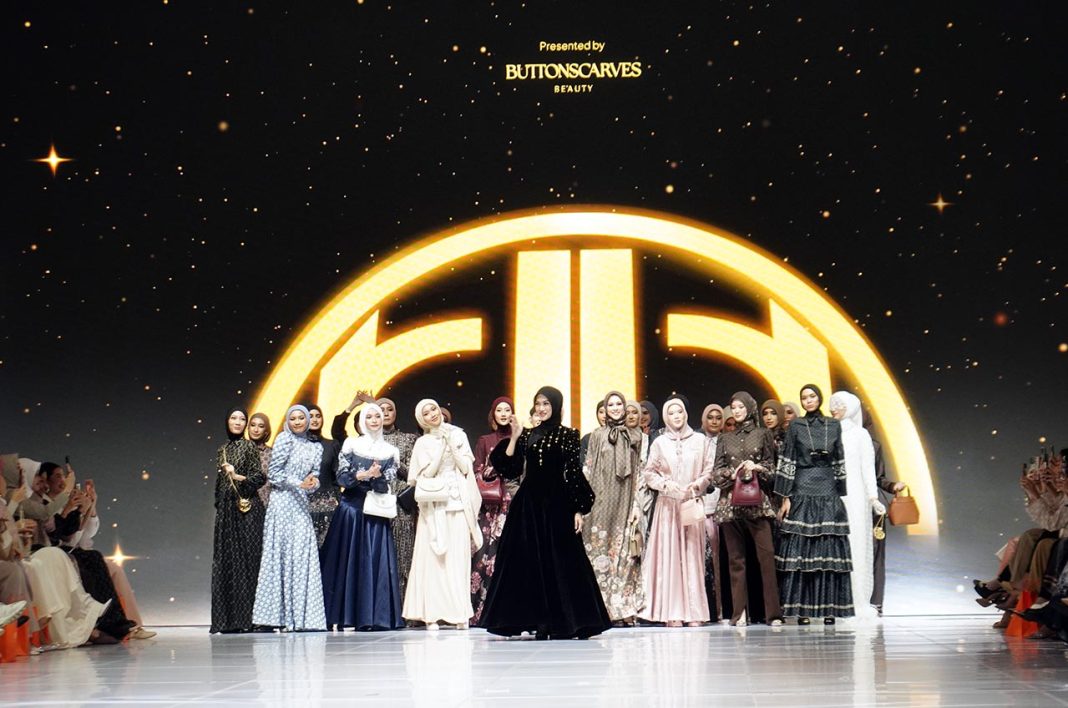 Buttonscraves Beauty Presents - Monoglam