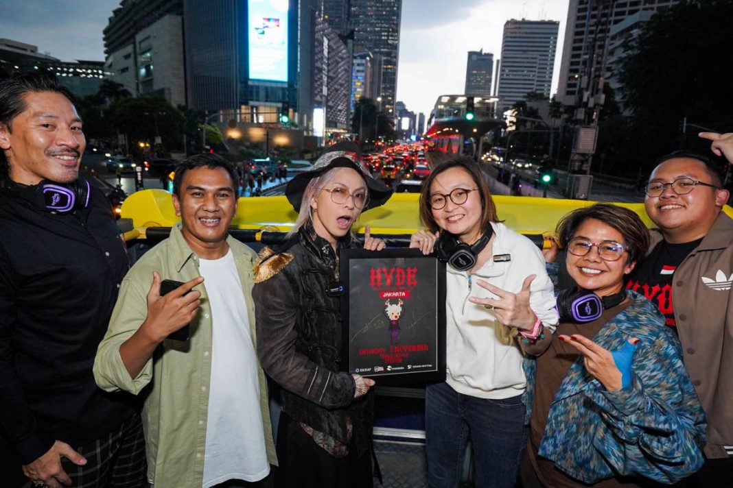 hyde keliling jakarta dengan bus tingkat terbuka