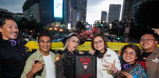 hyde keliling jakarta dengan bus tingkat terbuka