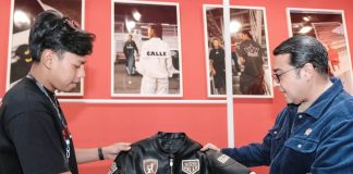 menteri ekraf berinteraksi dengan sejumlah brand lokal unggulan