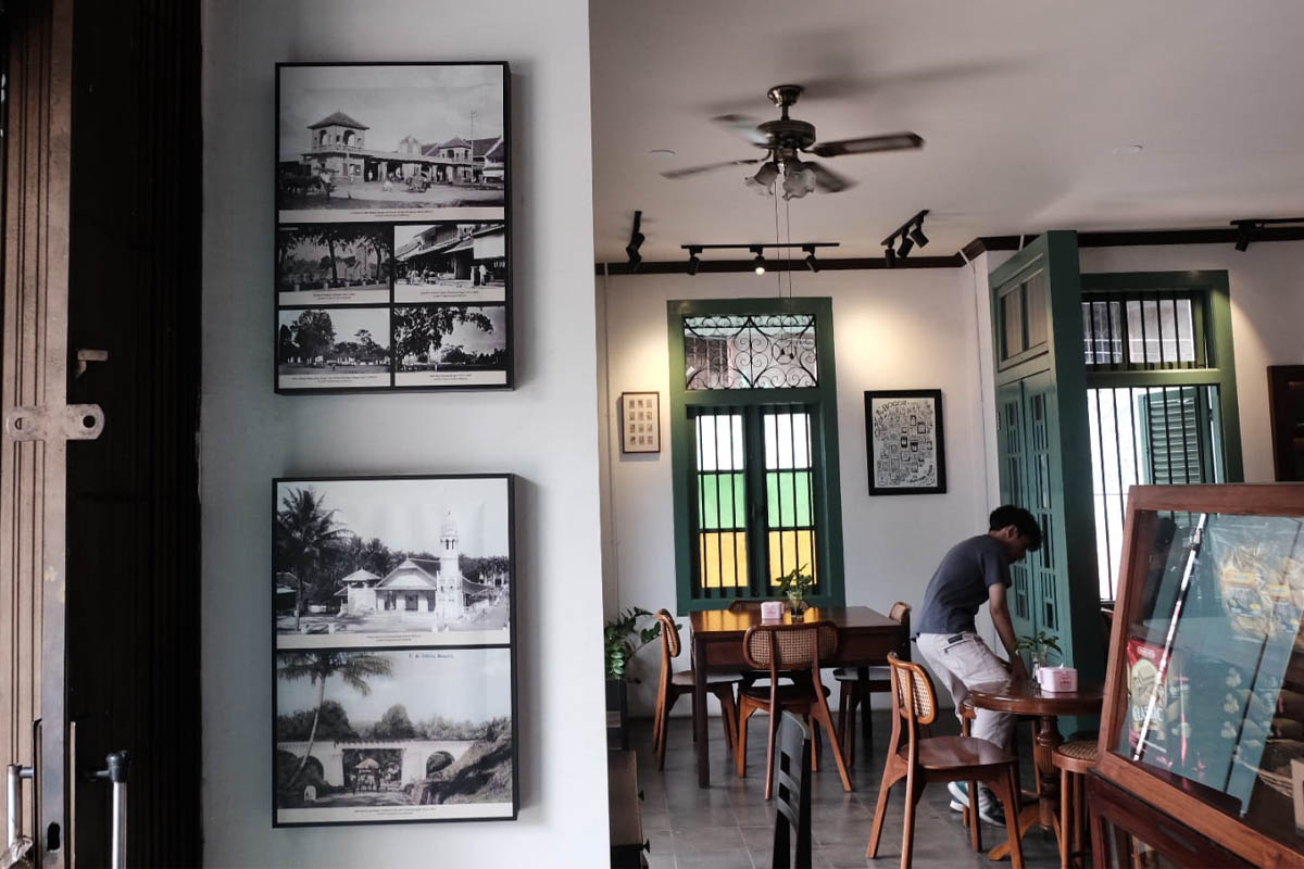 menyimpan kisah tentang keberagaman yang hidup berdampingan.