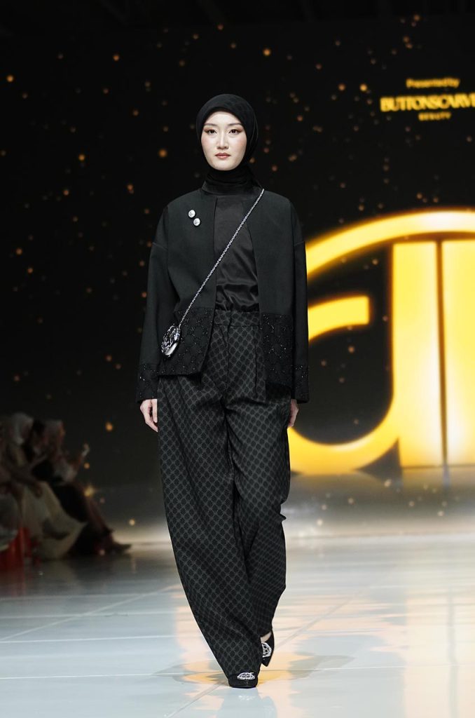 Nada Puspita mengusung tema “Monoglam” pada JFW 2026